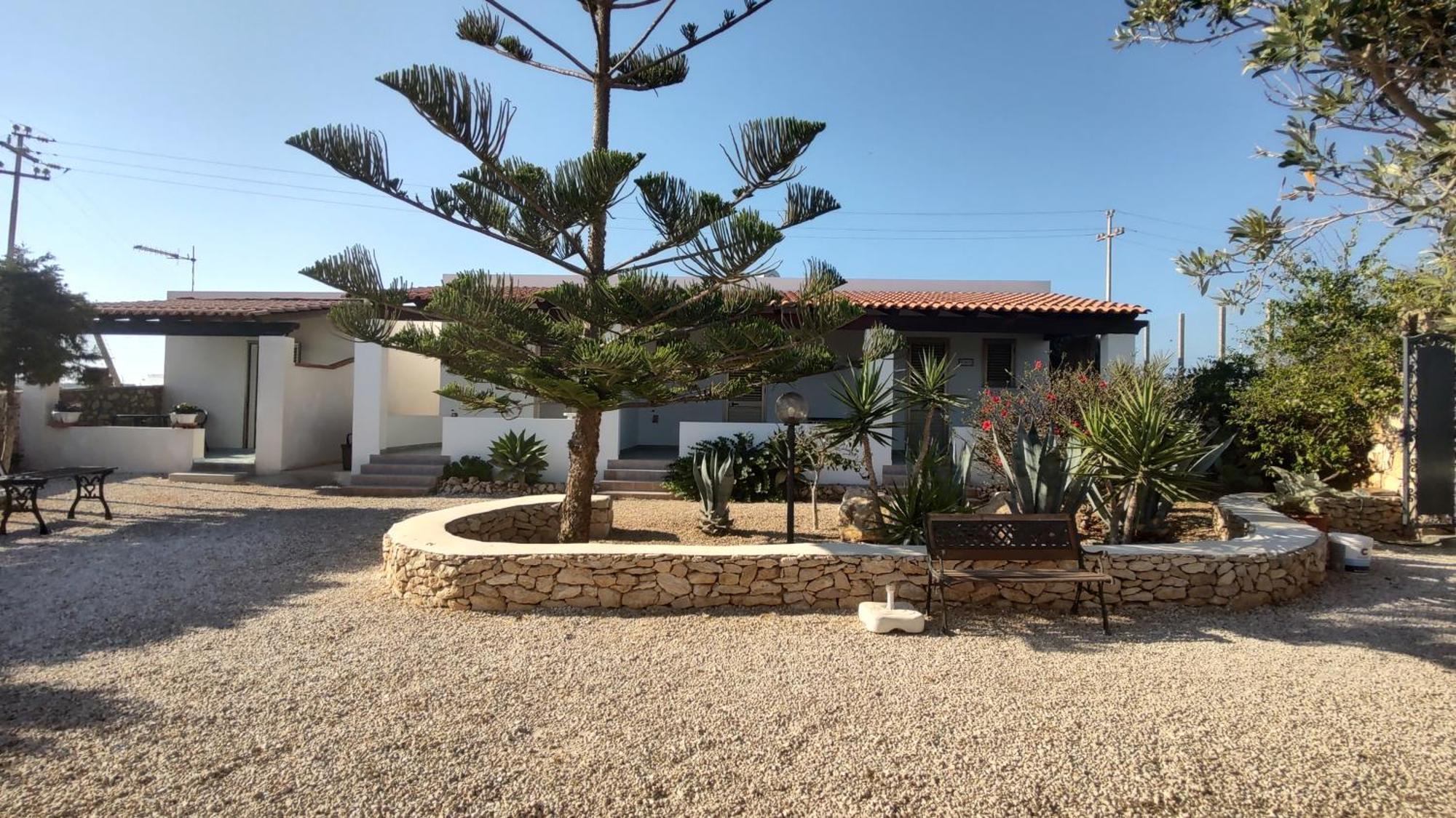 Lo Zodiaco Aparthotel Lampedusa Luaran gambar